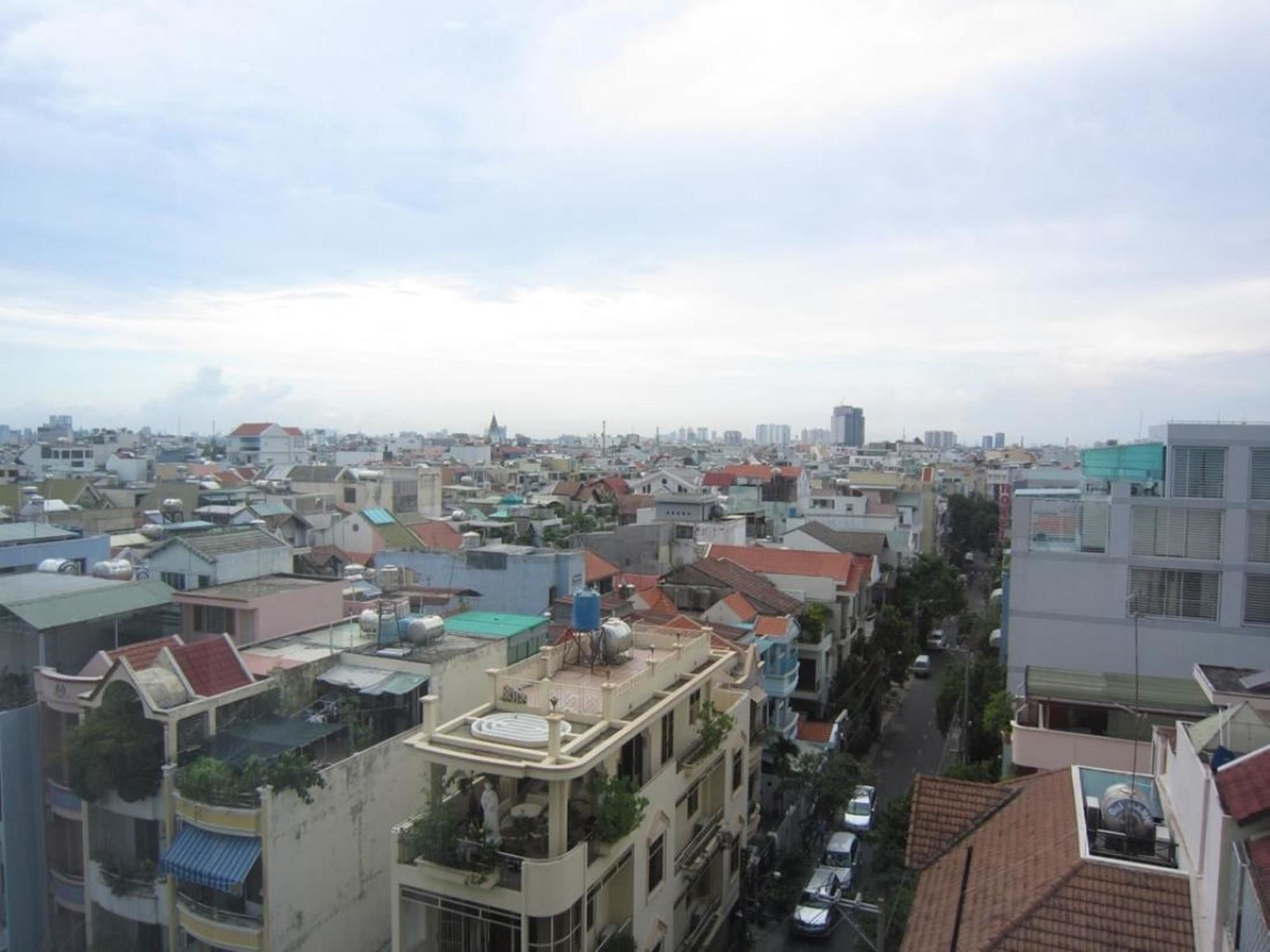 Hoang Thanh Thuy Airport Hotel 2 - Gan Am Thuc Dem Cho Hoang Hoa Tham Хошимин Экстерьер фото